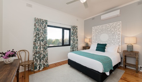 Self-contained House with 2 Bedrooms