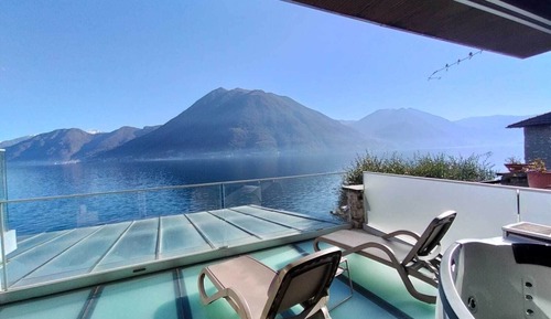 Deluxe Room, 1 Queen Bed, Terrace, Lakeside