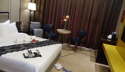 Deluxe Queen Room