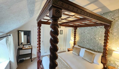 Cleaves Room