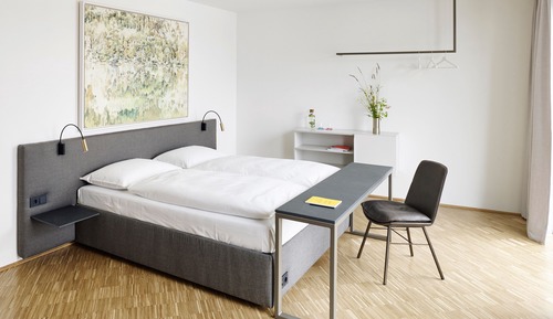 Double Room (Medium)