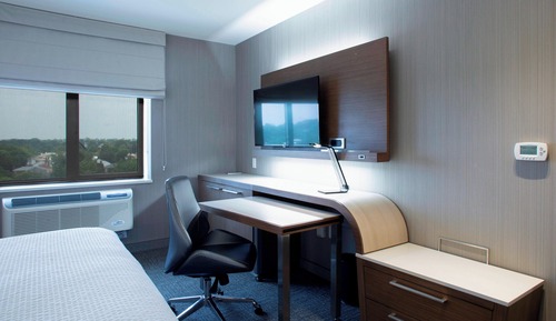Room, 1 King Bed (Mobility Accessible, Roll-In Shower)