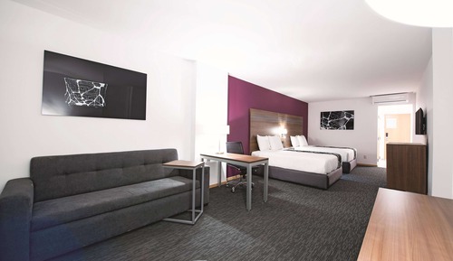 Deluxe Suite, 2 Queen Beds, Non Smoking
