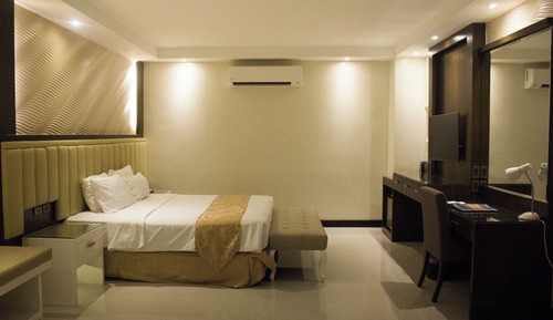 Majestic Suite
