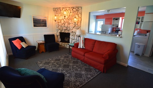 Family Townhome, 2 Bedrooms, Kitchen, Courtyard Area
