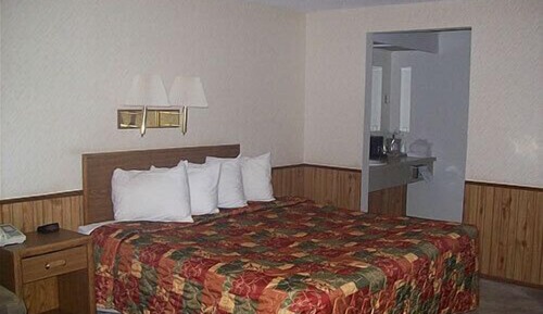 Executive Suite, 2 Queen Beds, Non Smoking, Private Bathroom