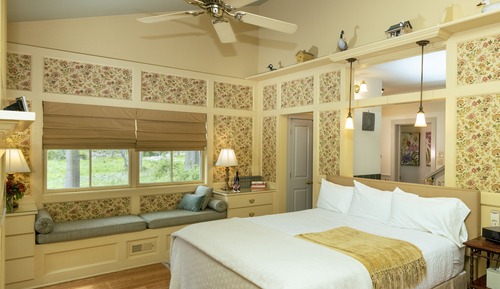 Luxury Cottage, 1 King Bed, Jetted Tub, Garden View
