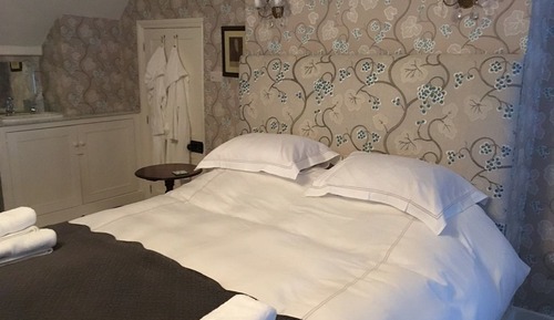 Luxury Double Room, Ensuite (Blue Room)