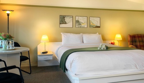 Standard Room, 1 Queen Bed