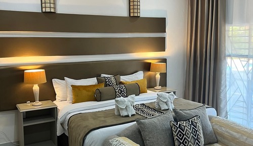 Executive Double Room, 1 King Bed, Poolside