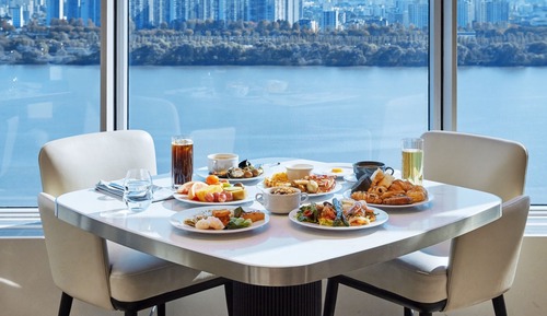 [Package] Deluxe Twin Mountain View + Breakfast @The Buffet