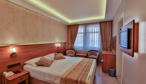 Classic Double or Twin Room, City View