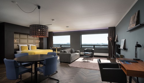 Panoramic Studio (29th floor 731)