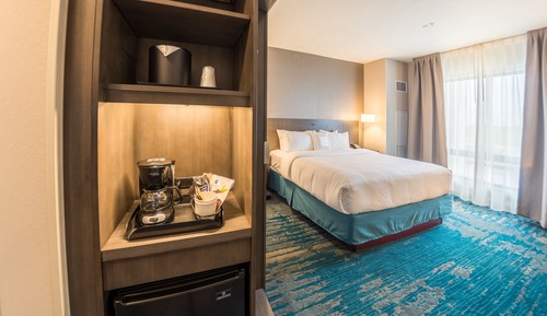 Room, 1 King Bed (Mobility Accessible, Tub)