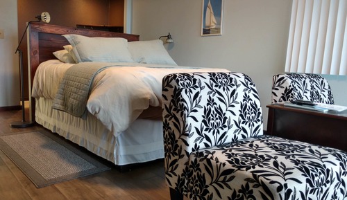 Room, 1 Queen Bed, Refrigerator & Microwave, Bay View