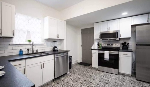House, Multiple Beds, Patio, Garden View (28th Street Historic at Norwood)