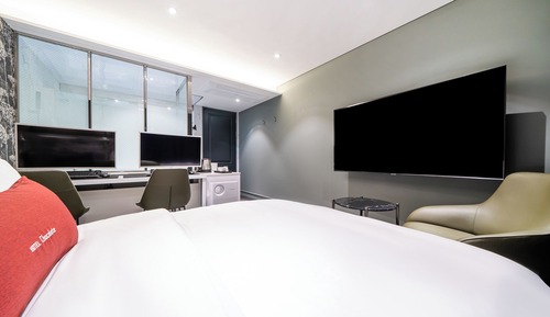 Deluxe Double or Twin Room, Shower Grab Bars, Private Bathroom