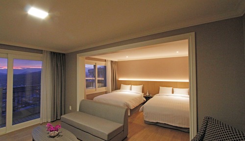 Suite, 2 Double Beds, Non Smoking