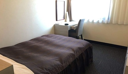 Single Room, Smoking