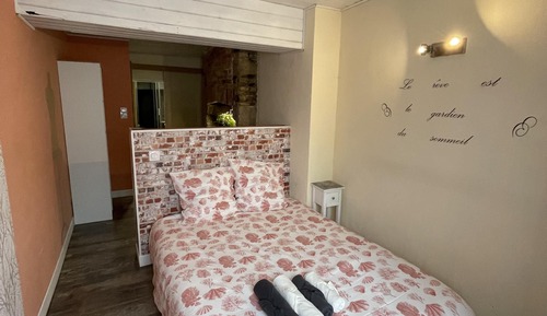 Comfort Double Room, Private Bathroom, City View (Portigliolo)