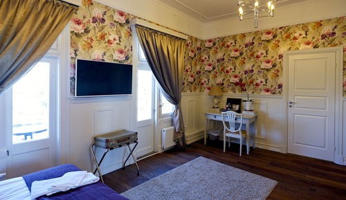 Superior Double Room, Partial Lake View