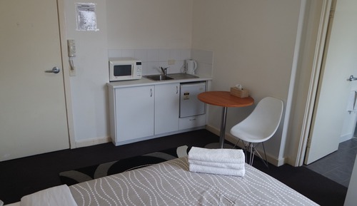 Economy Studio Suite, Accessible