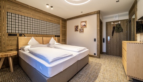 Classic Double Room, Mountain View (No Balcony/ No Patio)