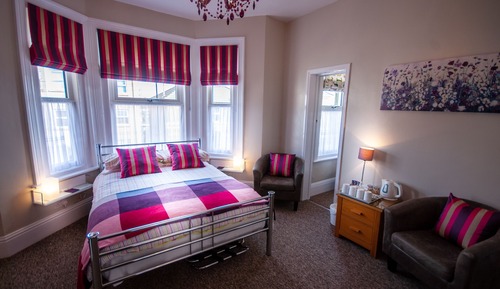 Suite, Ensuite (2 adults & 2 Children)