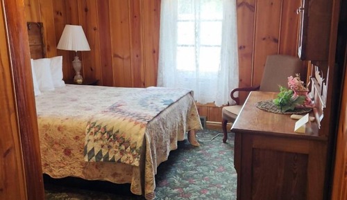Standard Room, 1 Queen Bed