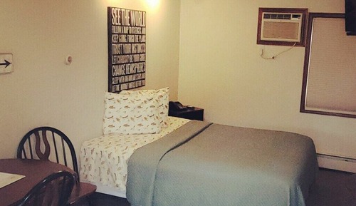 Standard Room, 1 Queen Bed
