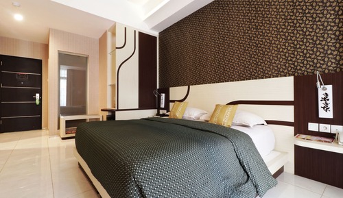 Deluxe Room, Pool Access