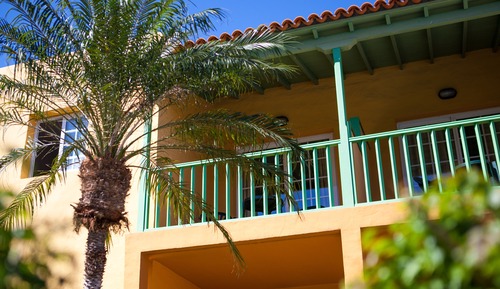 Apartment 1 room with Car Rental Included