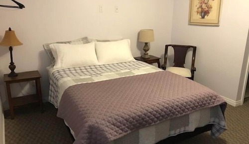 Standard Room, 1 Queen Bed