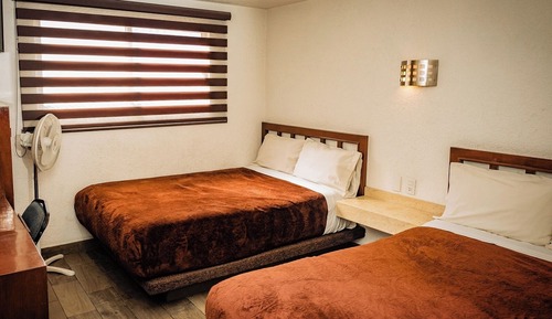 Business Double Room, 2 Queen Beds