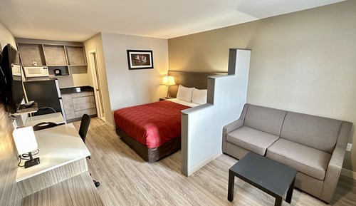 Efficiency, Suite, 1 Queen Bed with Sofa bed, Non Smoking