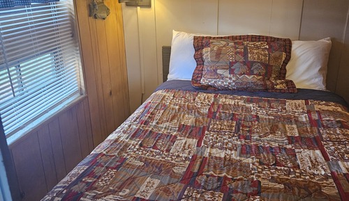 Mobile Home, Lake View