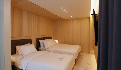 Junior Studio Suite, Multiple Beds, Non Smoking, Private Bathroom