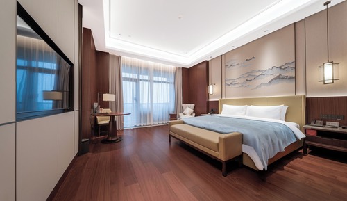Executive Suite, Courtyard View
