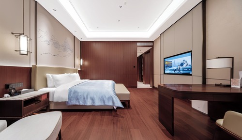 Luxury Suite, Courtyard View