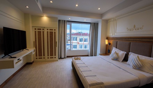 Presidential Suite, City View