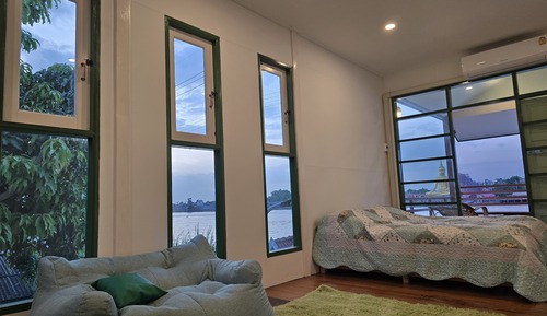 Classic Cottage, River View