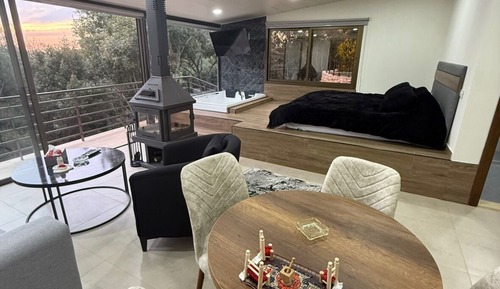 Luxury Apartment, Garden View