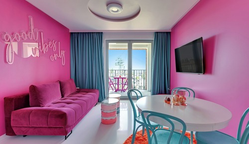 Deluxe Apartment
