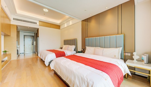 Elite Twin Room, City View