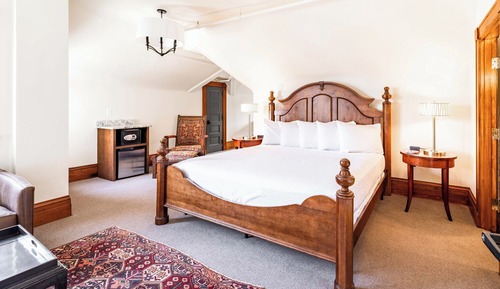 Deluxe Room ( Stairs required )
