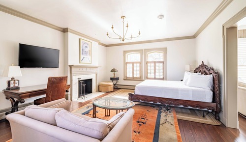 Deluxe Studio Suite