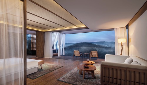 Signature Suite