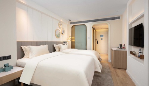 Deluxe Twin Room with City View