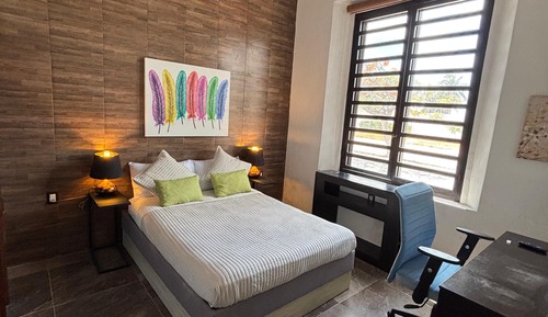 Comfort Room, Patio