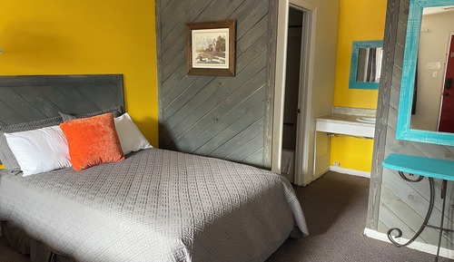 Deluxe Single Room